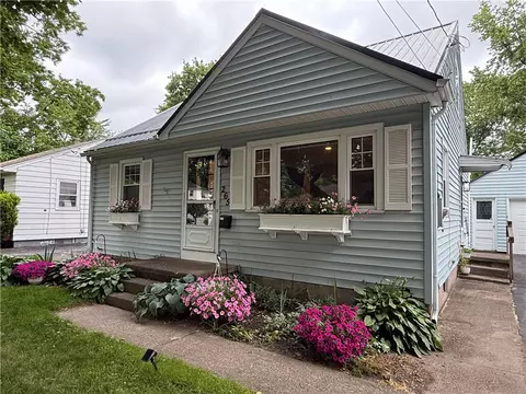 265 W Ivy St, East Rochester, NY 14445