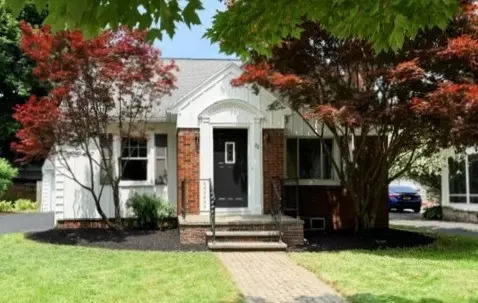 22 Yorkshire Rd, Irondequoit, NY 14609