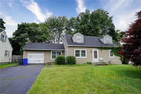 77 Pepperidge Dr, Greece, NY 14626