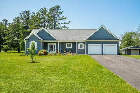 4424 Lake Rd, Williamson, NY 14589