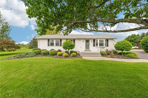 9170 Upton Rd, Batavia, NY 14020
