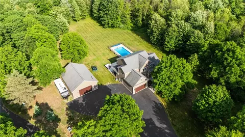 7048 Ontario Center Rd, Ontario, NY 14519