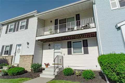 61 Southfield Dr, Webster, NY 14580