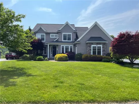 29 Copper Beech Run, Perinton, NY 14450