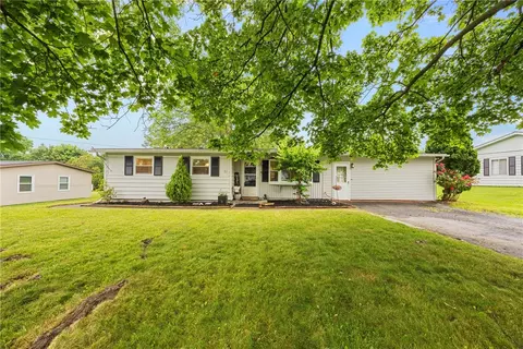 71 Bennett St, Geneva, NY 14456