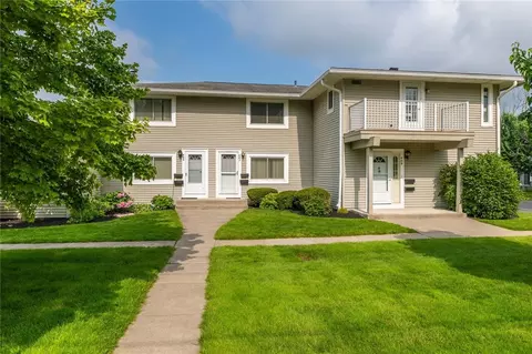 407 Eastbrooke Ln, Rochester, NY 14618