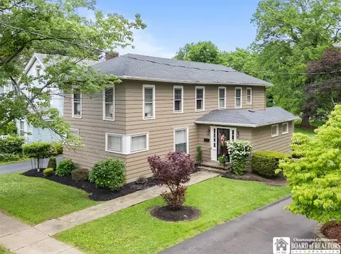 15 Leverett St, Pomfret, NY 14063