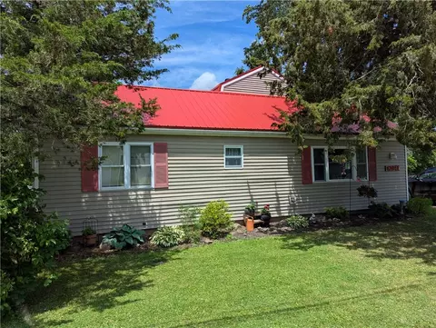 12941 Hillcrest Dr, Carlton, NY 14411