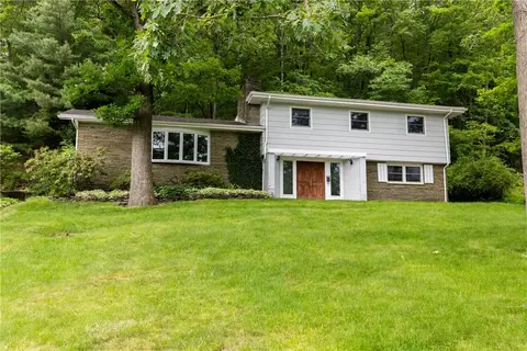 17 Highland Dr, Corning, NY 14830