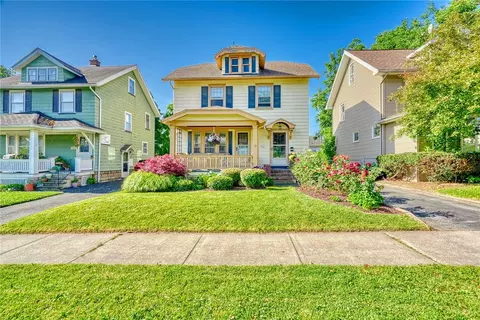 103 Culver Pkwy, Irondequoit, NY 14609