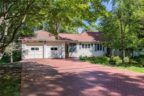 500 Pine Grove Ave, Irondequoit, NY 14617
