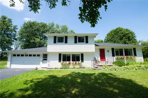 57 Timberline Dr, Penfield, NY 14526