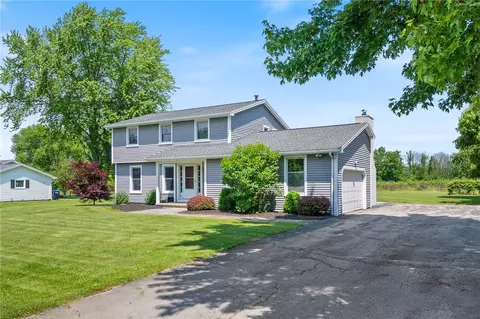 3601 Sunset Ln, Williamson, NY 14589