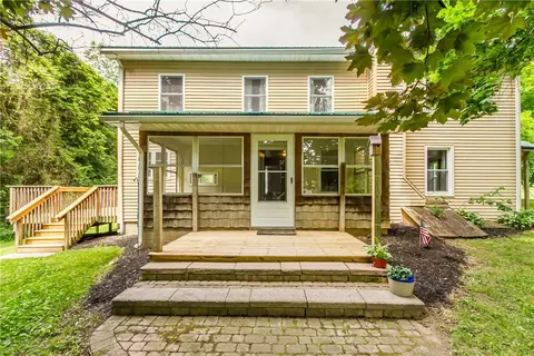 731 Preece Rd, Geneva, NY 14456