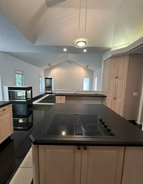 80 Endicar Dr, Irondequoit, NY 14622 photo 8
