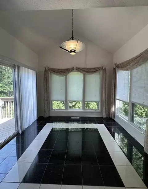 80 Endicar Dr, Irondequoit, NY 14622 photo 10