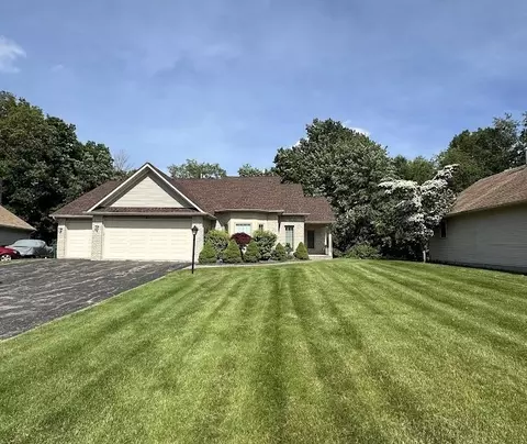 80 Endicar Dr, Irondequoit, NY 14622