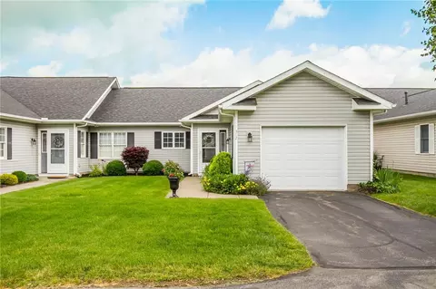 312 Walker Dr, Canandaigua, NY 14424