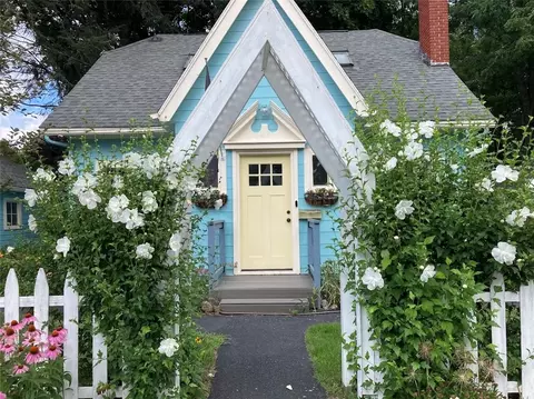 142 Holloway Rd, Brighton, NY 14610