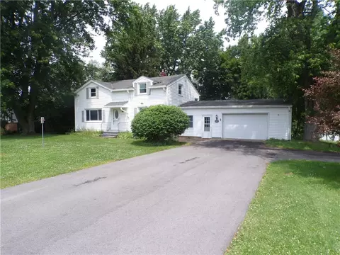 2284 Church Rd, Hamlin, NY 14464