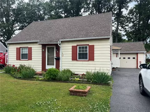 56 Canasta Rd, Greece, NY 14615