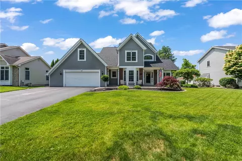 203 Torrey Pine Dr, Greece, NY 14612