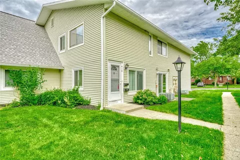 414 Eastbrooke Ln, Rochester, NY 14618