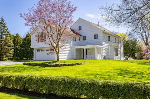 16 Knollwood Dr, Rochester, NY 14618