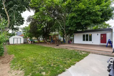 Exterior - 387 Brandon Rd, Irondequoit, NY 14622 photo 4 of 8