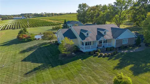 65 White Springs Ln, Geneva, NY 14456