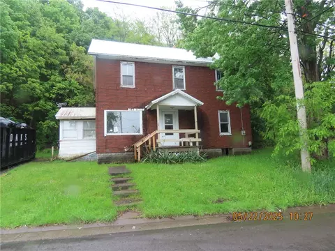 45 Galen St, Galen, NY 14433
