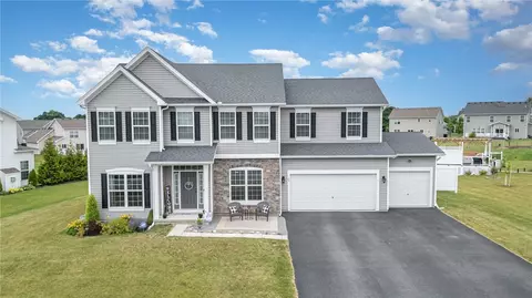 27 Gainsborough Pl, West Henrietta, NY 14586