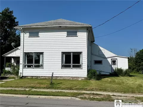 37 N State St, Ripley, NY 14775