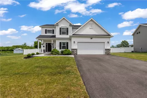 52 Candleford Hts, West Henrietta, NY 14586