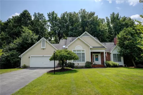 113 Churchview Ln, Pittsford, NY 14534