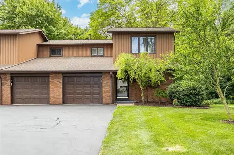 321 Penhurst Rd, Brighton, NY 14610