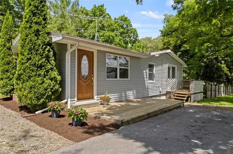 6286 Fisher Hill Rd, Canandaigua, NY 14424