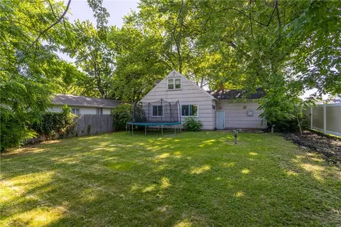 Exterior - 407 Bleacker Rd, Irondequoit, NY 14609 photo 2 of 3