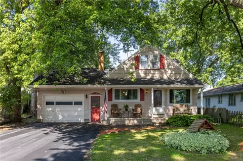 407 Bleacker Rd, Irondequoit, NY 14609