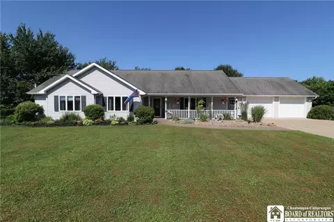 11867 Bennett State Rd, Hanover, NY 14136
