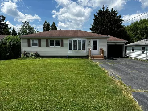 171 Vinal Ave, Irondequoit, NY 14609