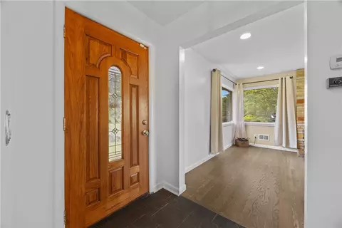 127 Viewcrest Dr, Irondequoit, NY 14609 photo 3