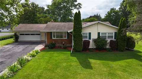 58 Fayette St, Waterloo, NY 13165