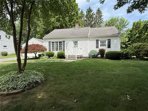 4 Entress Dr, Chili, NY 14624