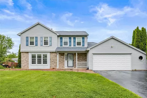73 Hazel Bark Run, Gates, NY 14606