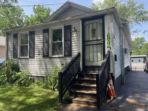 304 Campbell St, Rochester, NY 14611