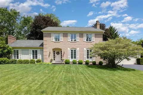 6 Mile Post Ln, Pittsford, NY 14534