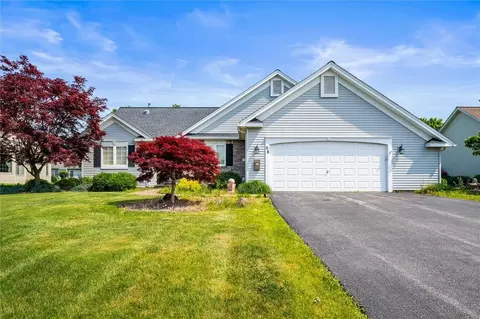 68 Sotheby Dr, Greece, NY 14626