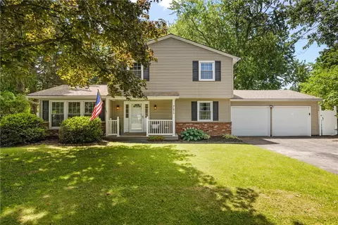 781 Hawthorne Pl, Webster, NY 14580