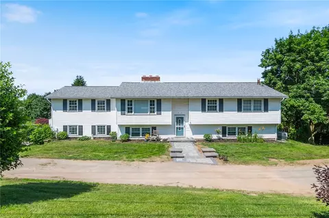 1015 Wayneport Rd, Macedon, NY 14502